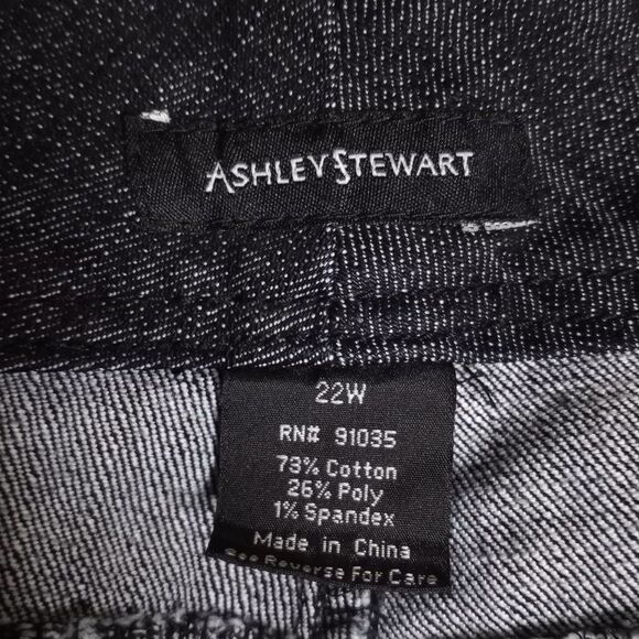 Ashley Stewart Women's Straight Leg Black/Grayish Faux Leather Decor Jeans 22W - Picture 8 of 8